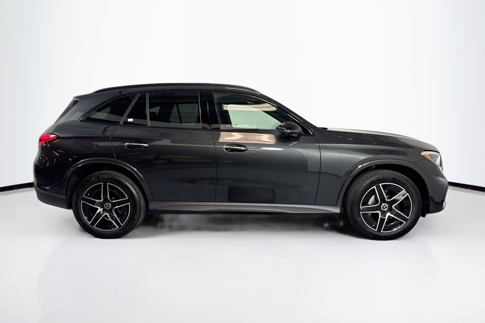 New 2026 Graphite Grey Metallic Mercedes-Benz GLC 300 image 4