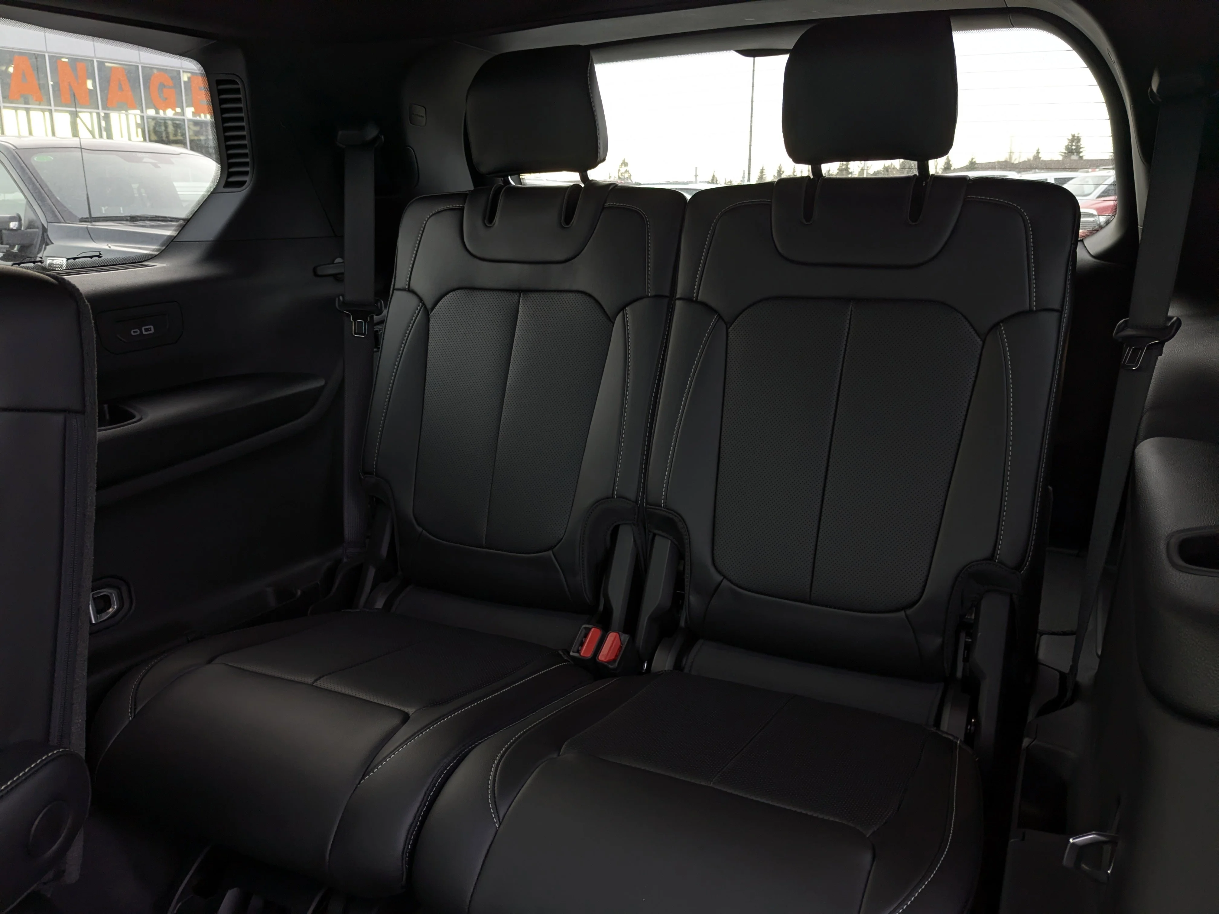 New 2025 Black Jeep Limited - - Dual-Pane Sunroof - Black Appearance - Luxury Tech II - Remote Start & tons more! image 31
