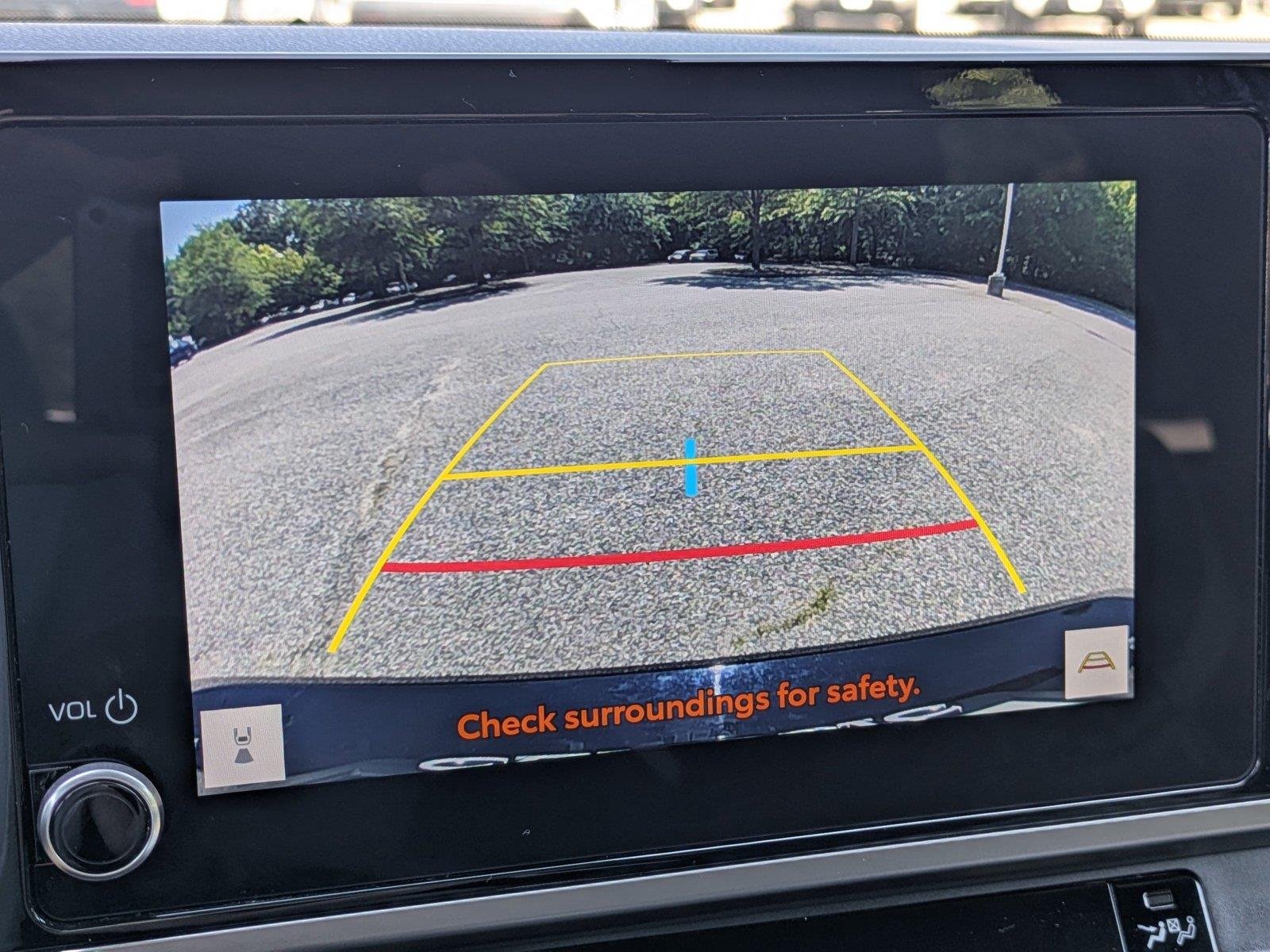 Used 2025  Toyota SE image 19