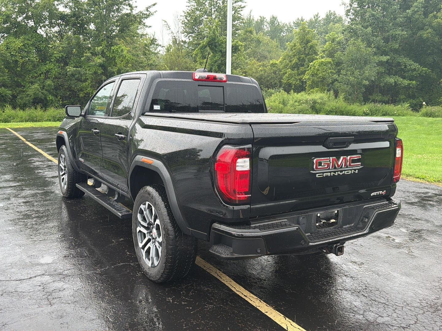 Used 2024 Onyx Black GMC 4WD AT4 image 7
