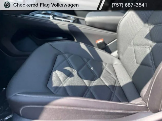 New 2026 Green Volkswagen 2.0T SE w/Technology image 22