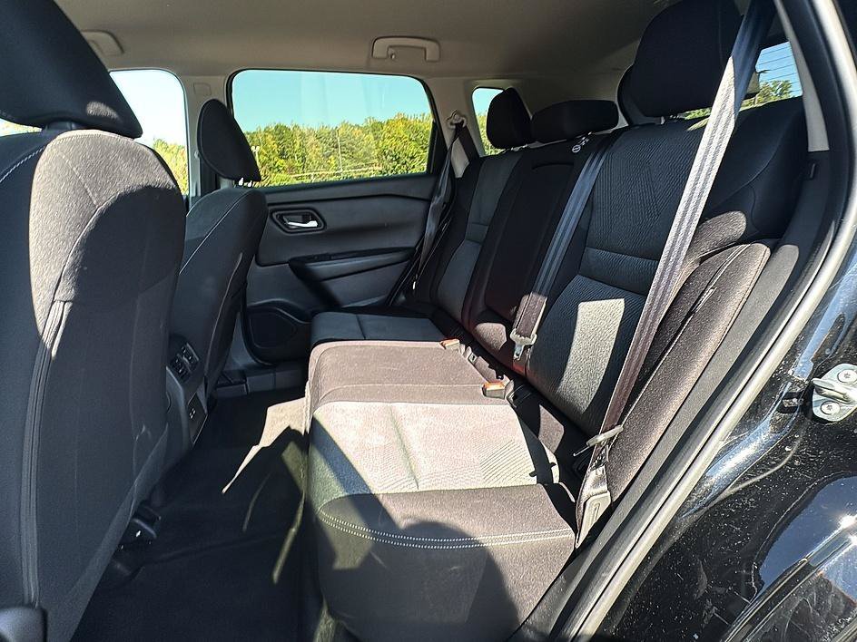 Used 2025 Super Black Nissan SV image 18