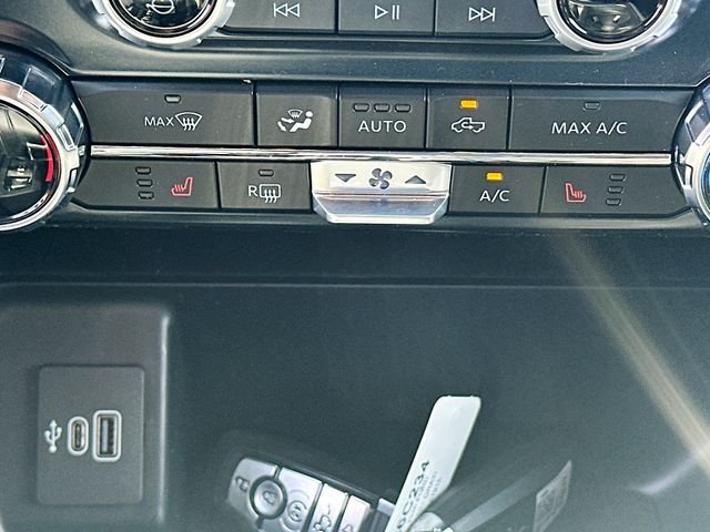 New 2026 Carbonized Gray Metallic Ford XLT image 20