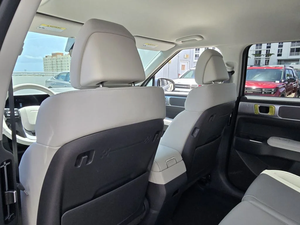 New 2027 White Hyundai SEL image 23