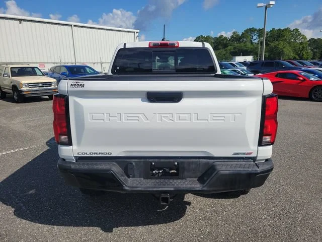 2024 Chevrolet Colorado ZR2 - Photo 9