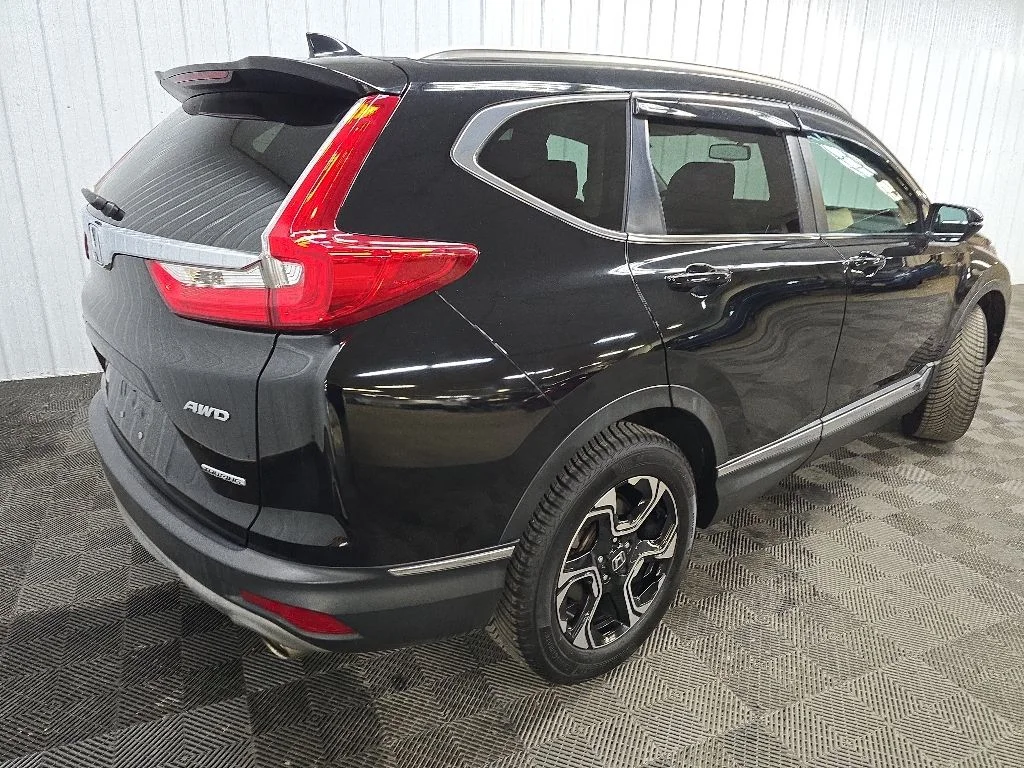 Used 2018 Black Honda Touring image 10