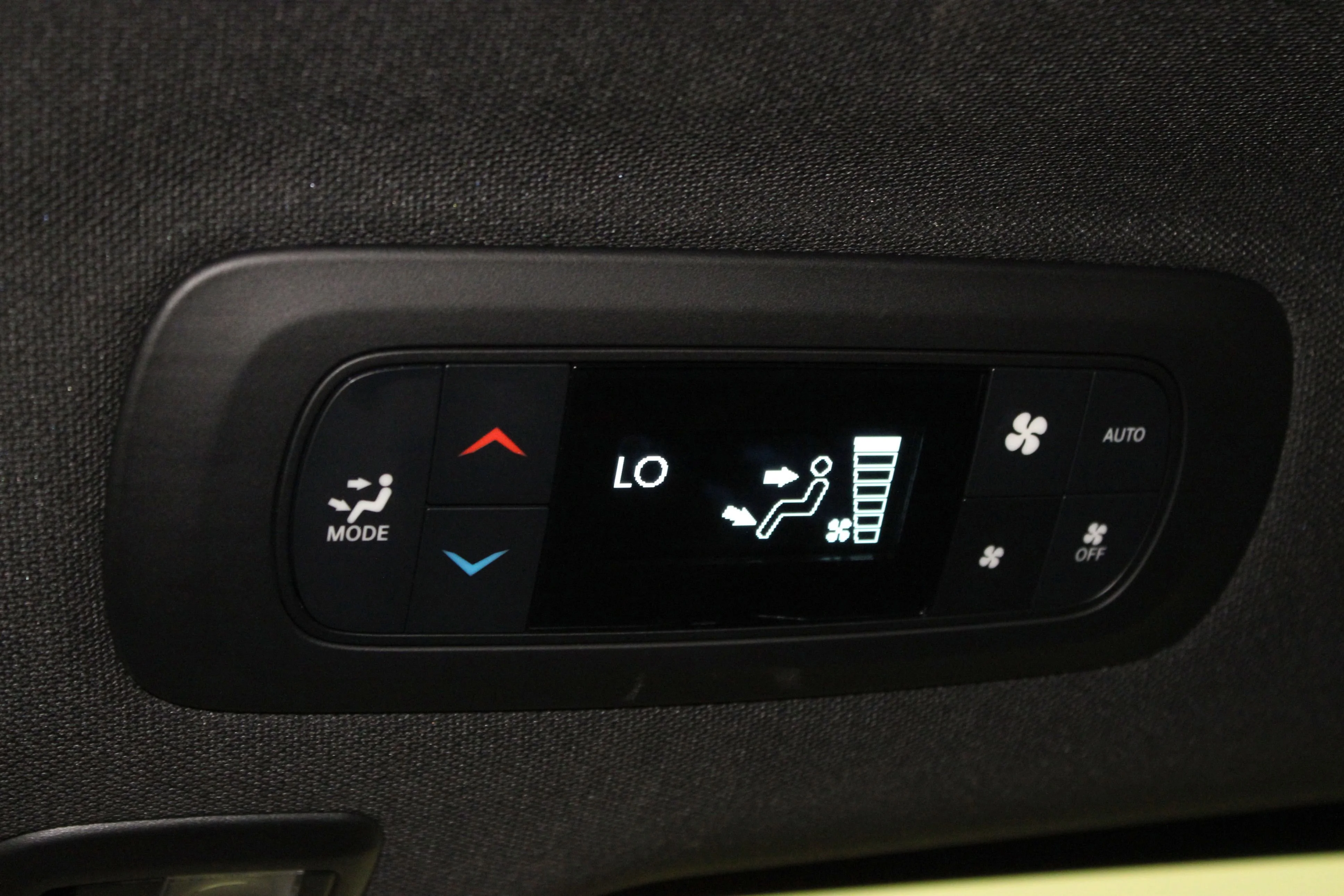 Used 2026 Diamond Black Crystal Pearlcoat Chrysler Limited image 29