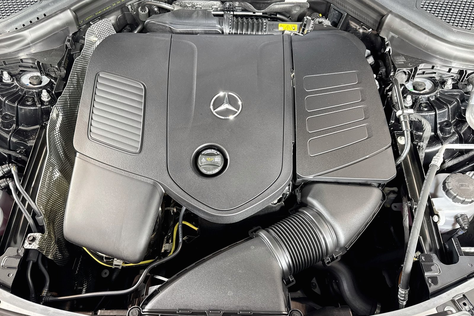 New 2027 Obsidian Black Metallic Mercedes-Benz GLC 300 image 28