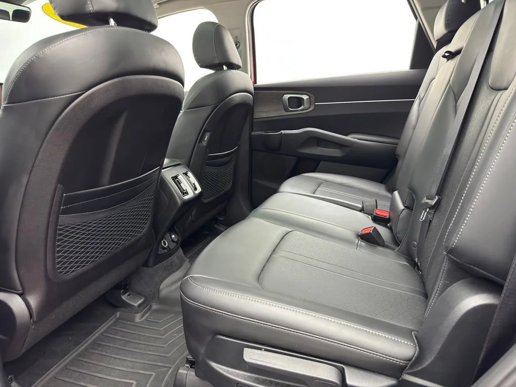Used 2022  Kia X-Line S image 41