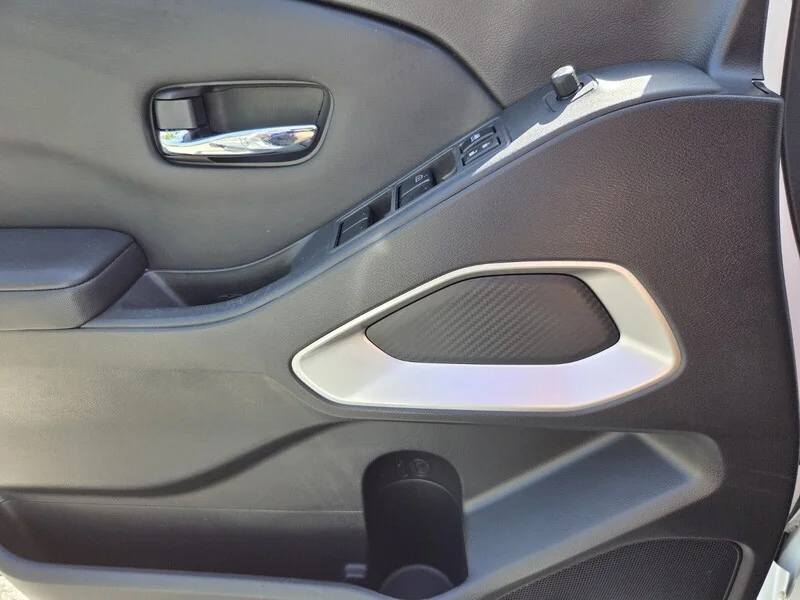 Used 2023 Glacier White NISSAN SV image 27