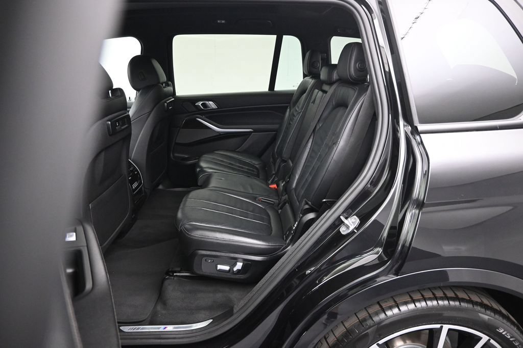 Used 2020 Black BMW xDrive40i image 12