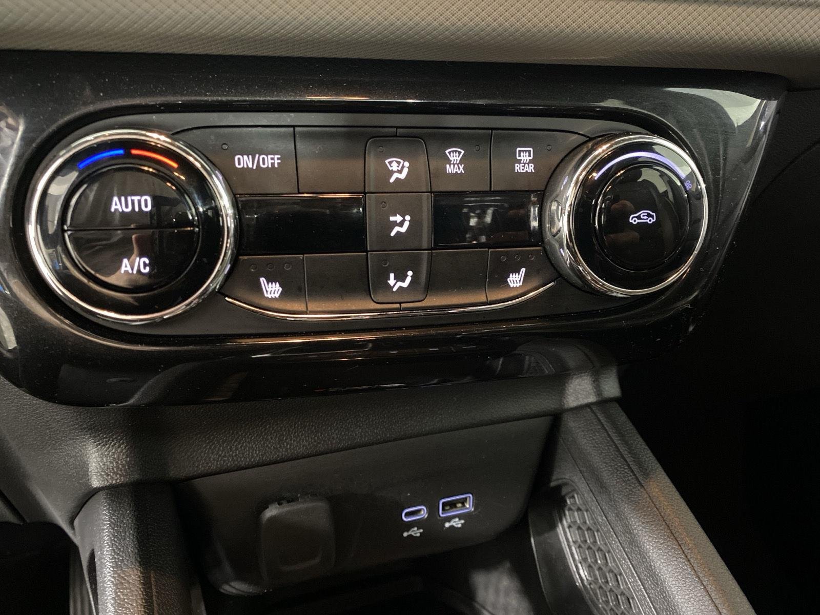 Used 2024 Cacti Green Chevrolet ACTIV image 19