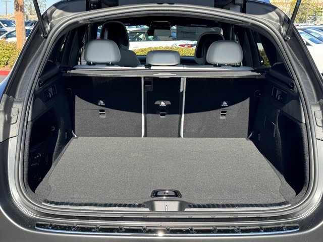 New 2026 MANUFAKTUR Graphite Grey Magno Mercedes-Benz GLC 300 image 6