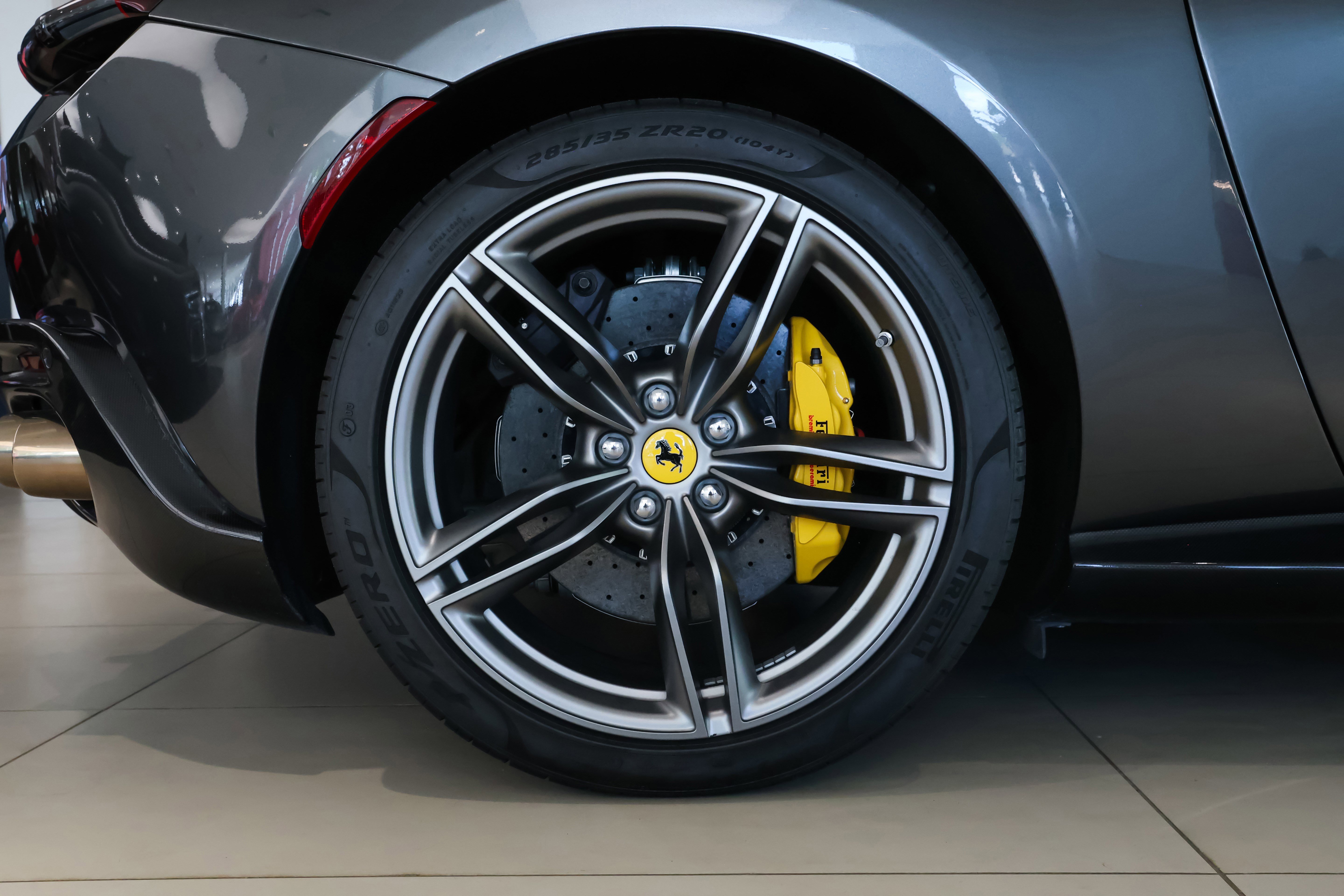 Used 2025 Grigio Silverstone Ferrari  image 37