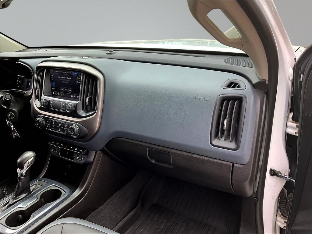Used 2022 White Chevrolet Z71 image 29