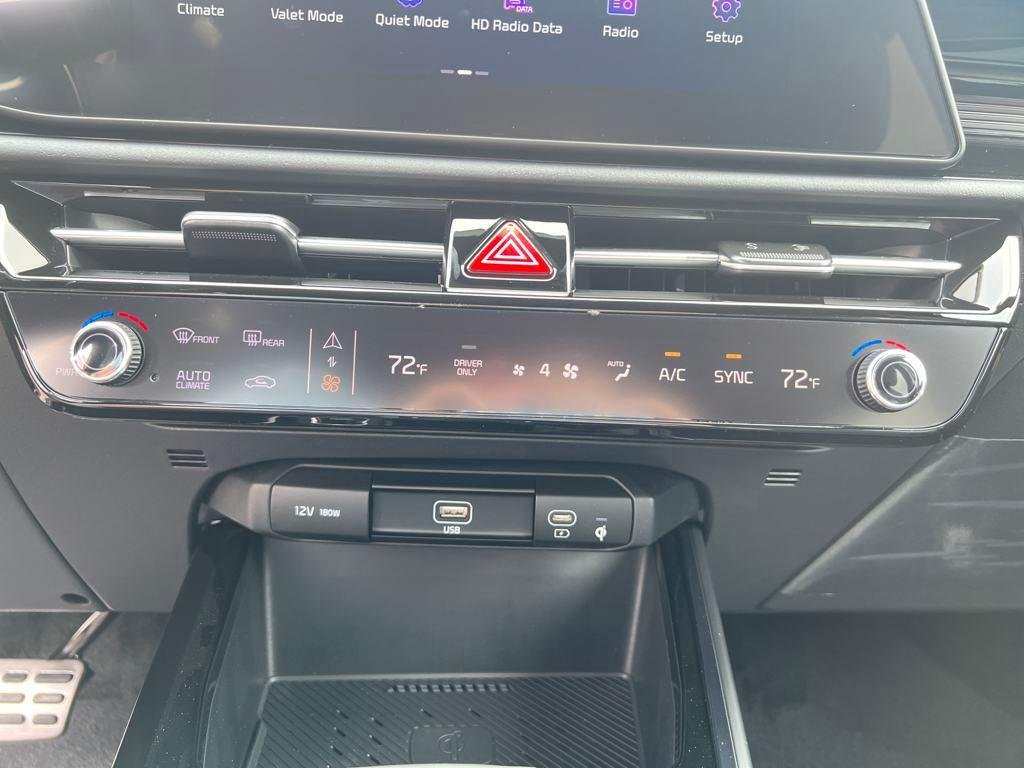 2025 Kia Niro EX Touring - Photo 23