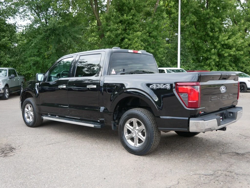 Used 2025 Black Ford XLT image 5