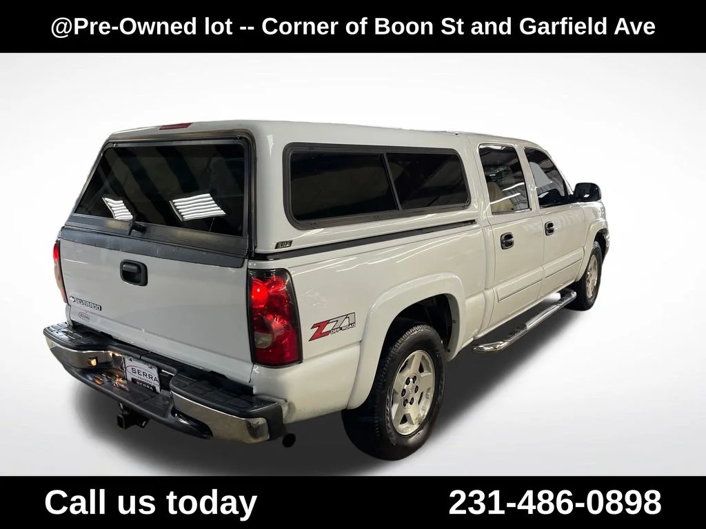 Used 2006 White Chevrolet LT image 5
