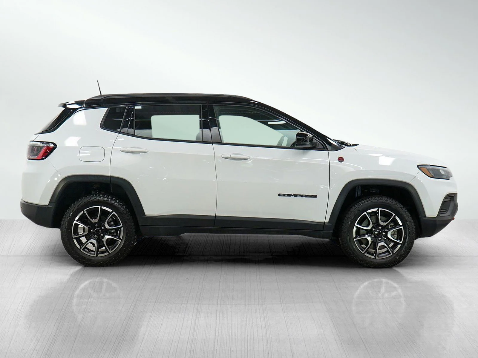 Used 2025 Bright White Clearcoat Jeep Trailhawk image 6