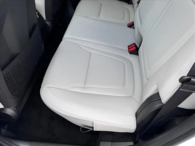 Used 2025 White Hyundai Limited image 12
