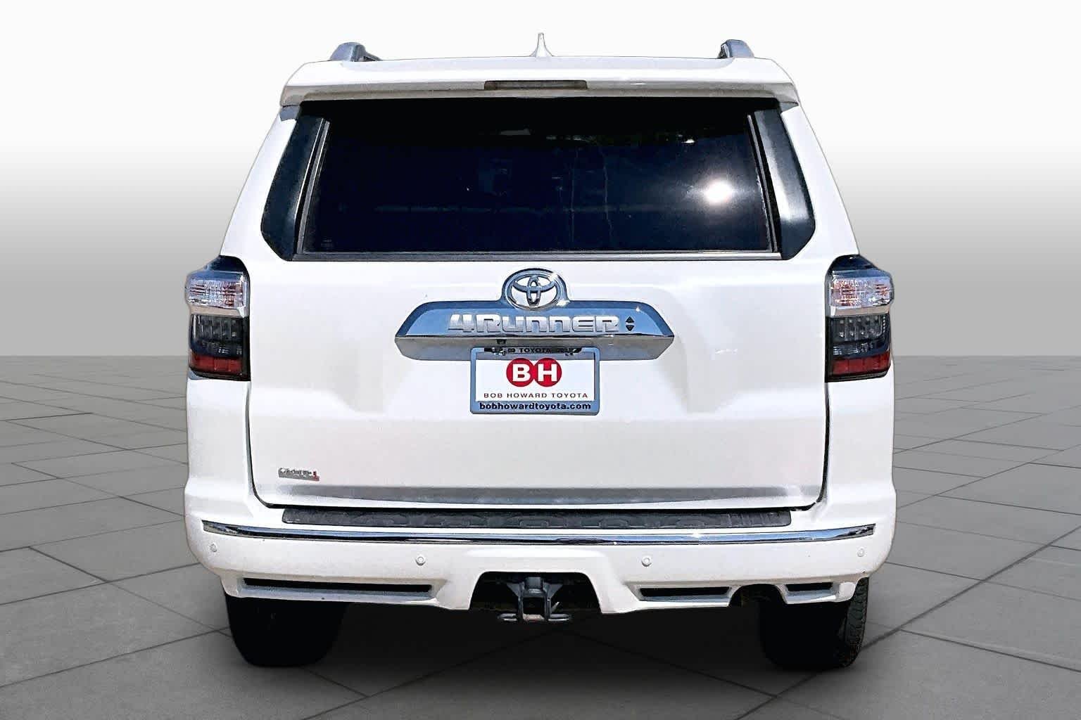 Used 2017 Blizzard Pearl Toyota Limited image 5