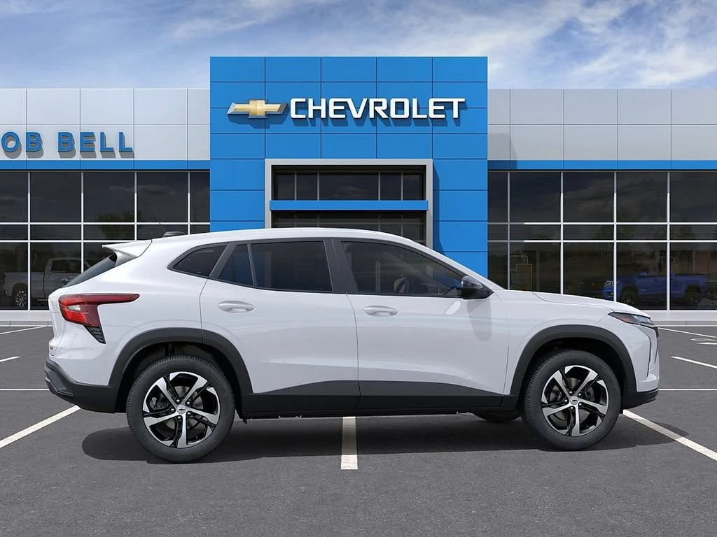 New 2026 Summit White Chevrolet 1RS image 5