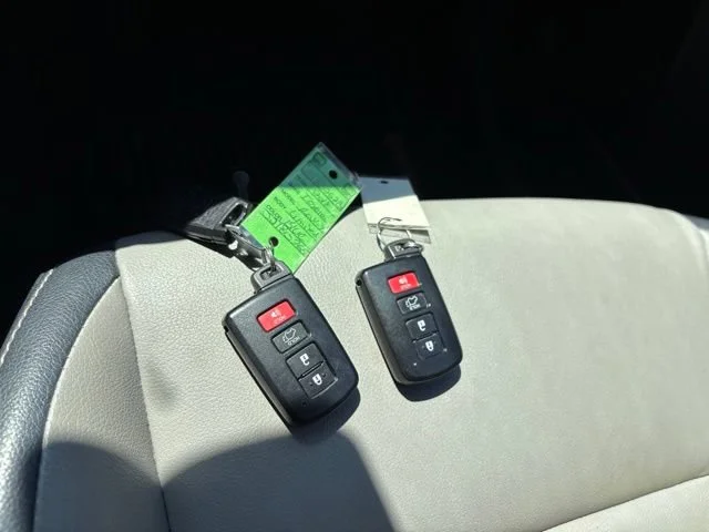 Used 2018 Aqua Toyota Limited image 22