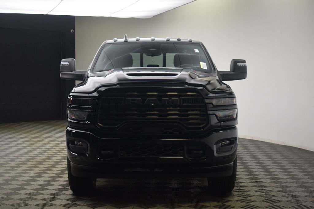 New 2026 Diamond Black Crystal Pearl-Coat Exterior Paint RAM Tradesman image 2