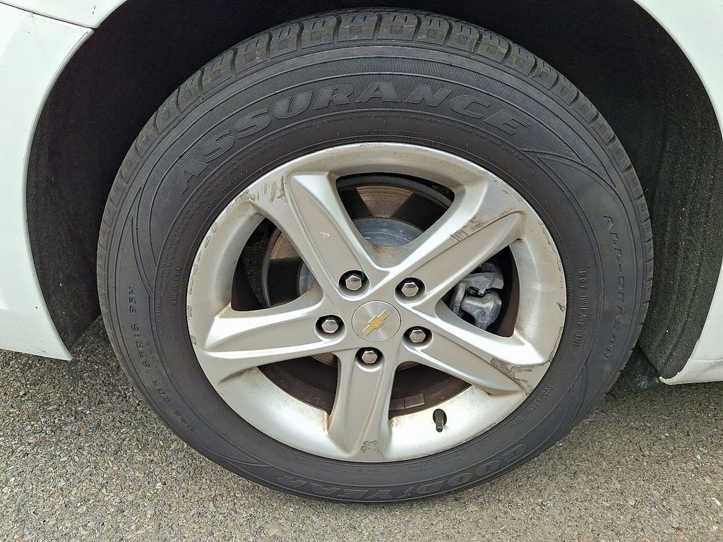 Used 2023 White Chevrolet LS image 8