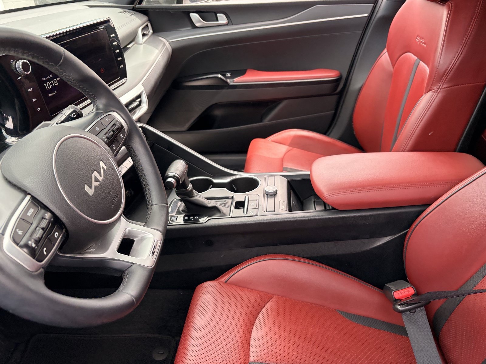 Used 2023 White Kia GT-Line image 12