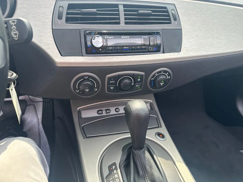 Used 2004 Gray BMW 2.5i image 17