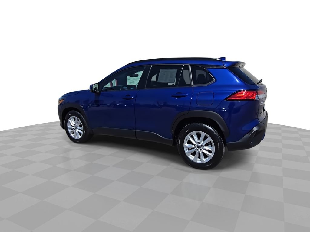 Used 2023 Blue Toyota LE image 6