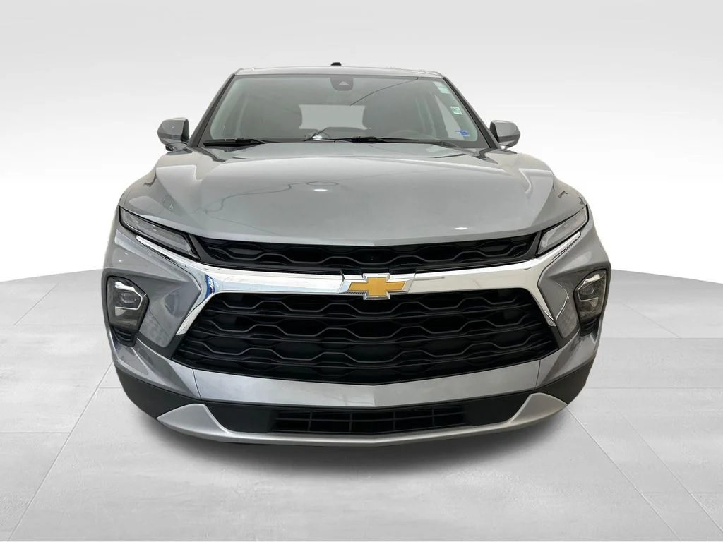 Used 2025 Gray Chevrolet LT image 9
