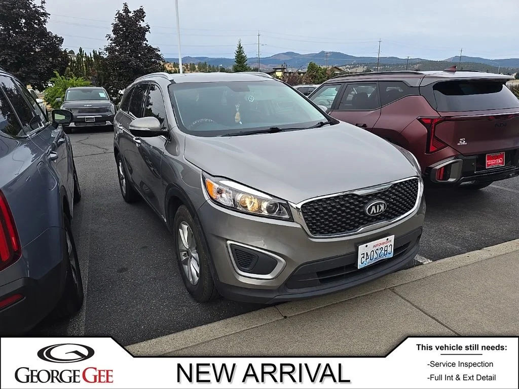 Used 2018 Silver Kia LX image 1