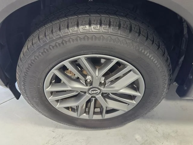 Used 2023 Blue Nissan S image 17