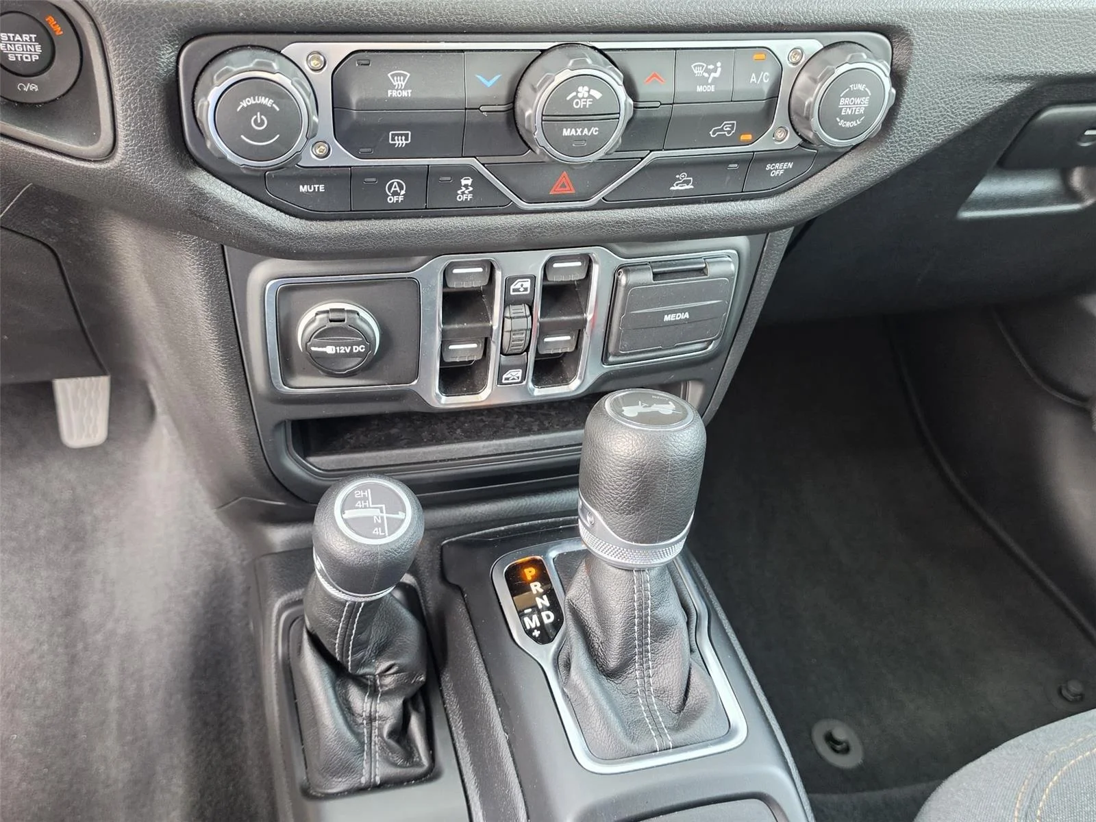 Used 2026 Granite Crystal Metallic Clearcoat Jeep Sport image 22