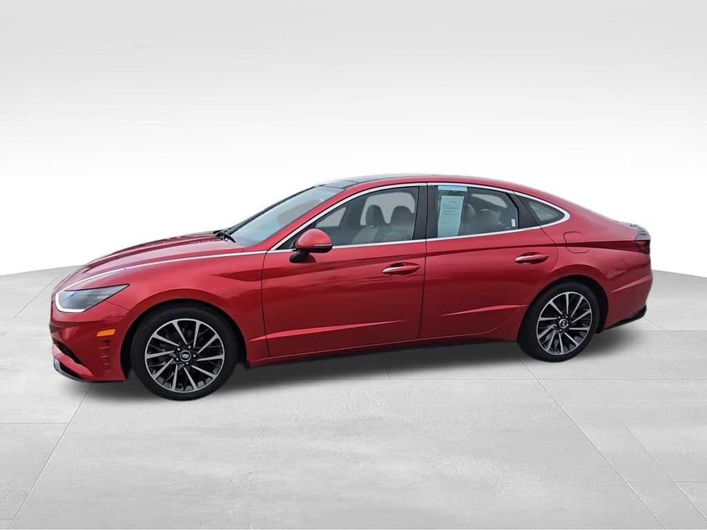 Used 2020 Red Hyundai Limited image 4
