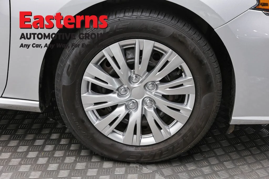 Used 2023 Silver Nissan 2.5 S image 30