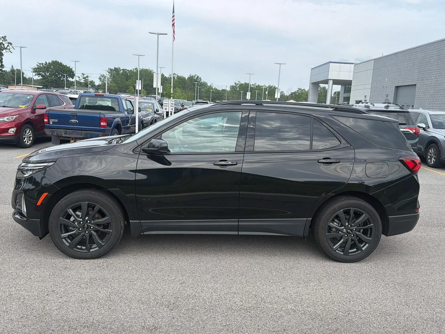 Used 2023 Mosaic Black Metallic Chevrolet RS image 7