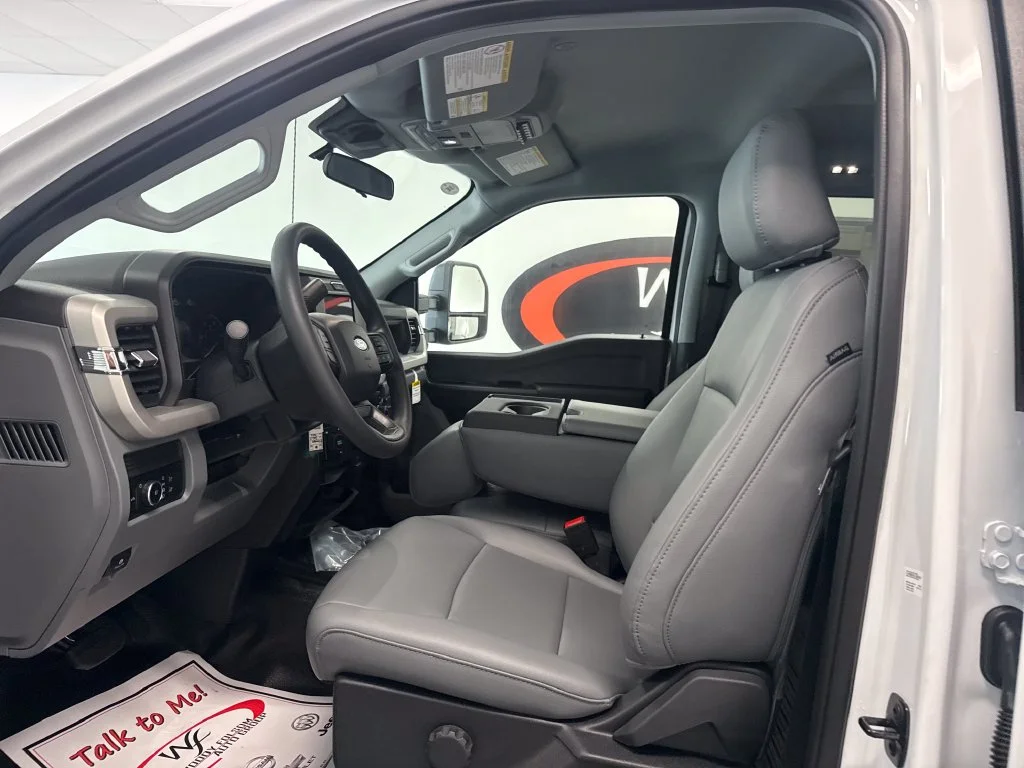 New 2027 Oxford White Ford F-350® XL image 10