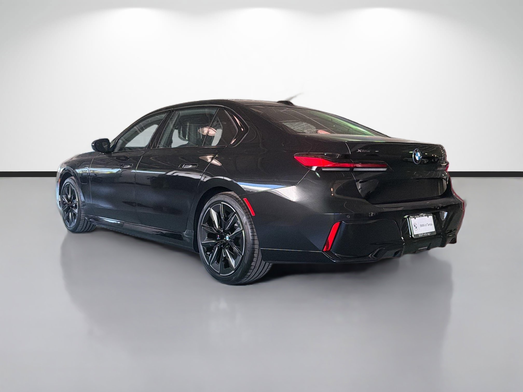 2026 BMW 7 Series 750e - Photo 8