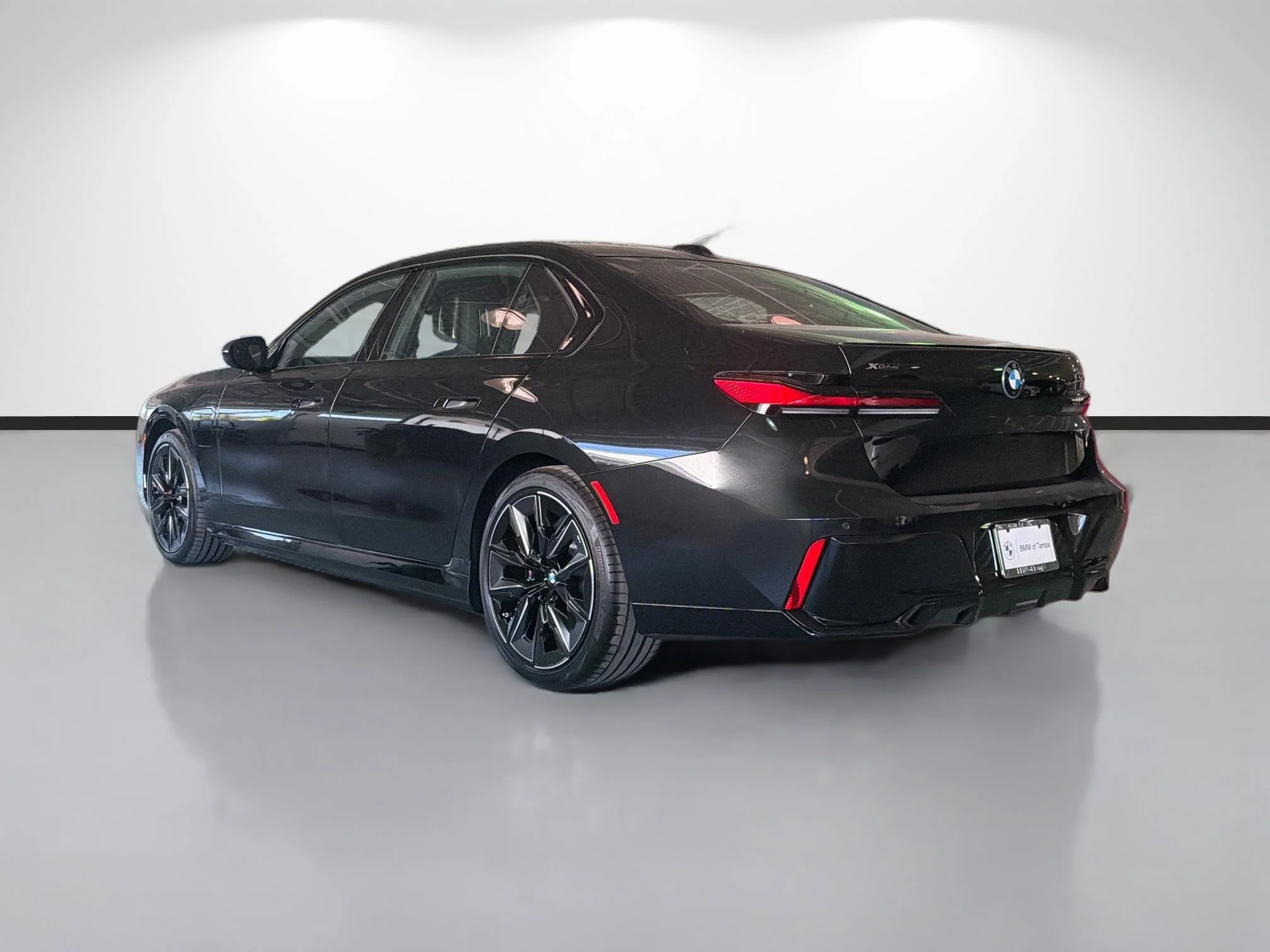 2026 BMW 7 Series 750e - Photo 8