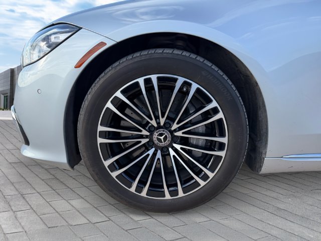 Used 2024  Mercedes-Benz S 580 image 9