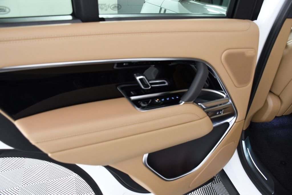 New 2026 Fuji White Land Rover SE image 25