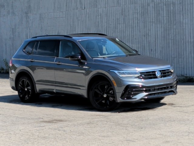 Used 2023 Gray Volkswagen 2.0T SE R-Line Black image 18