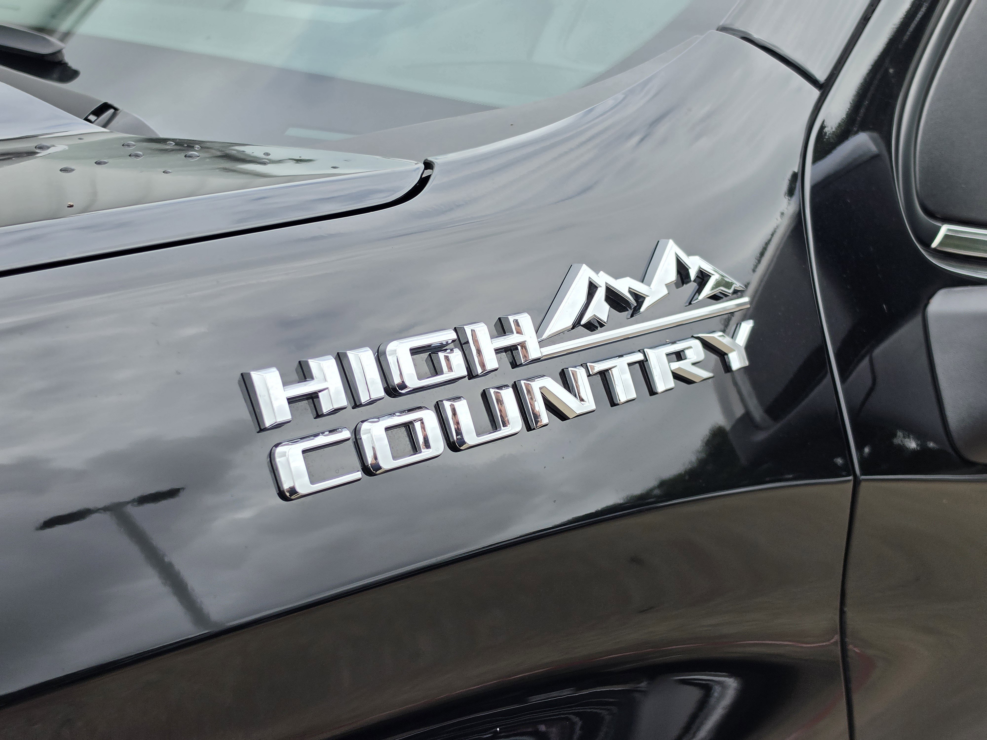 Used 2024 Black Chevrolet High Country image 3