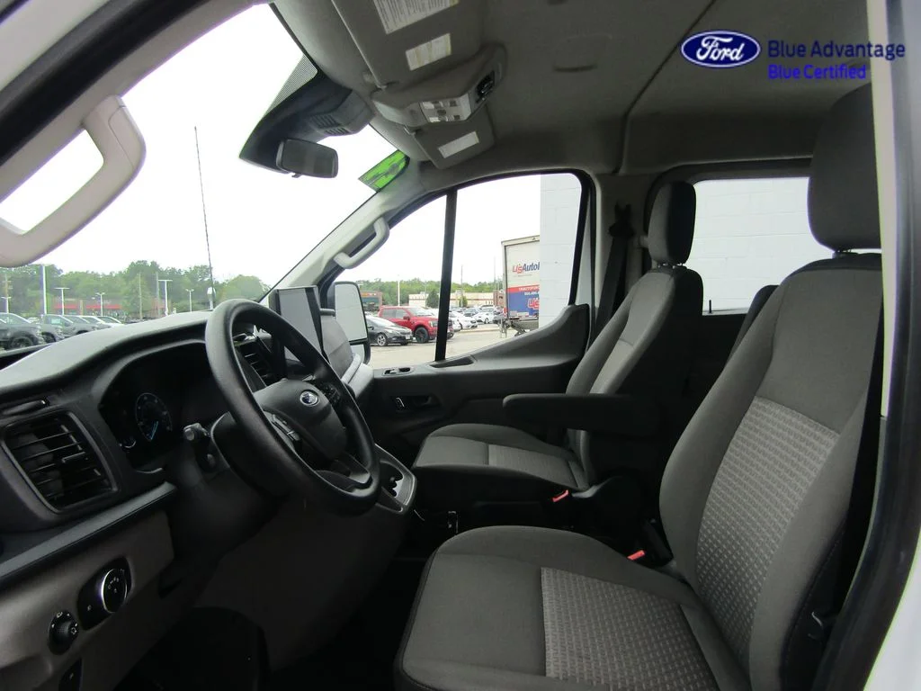 Certified Used 2024 Oxford White Ford XLT image 3