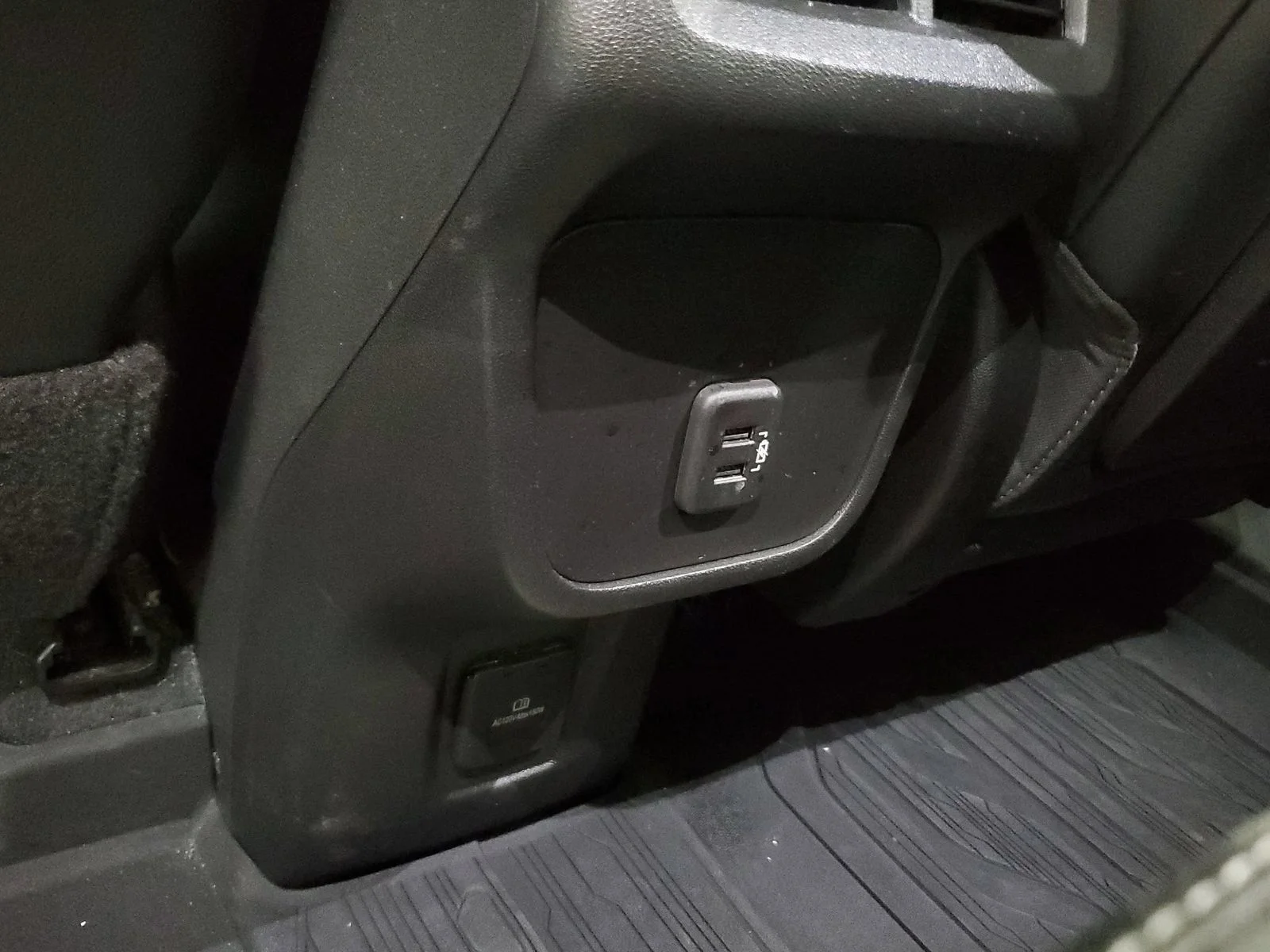 Used 2022 White GMC SLT image 11