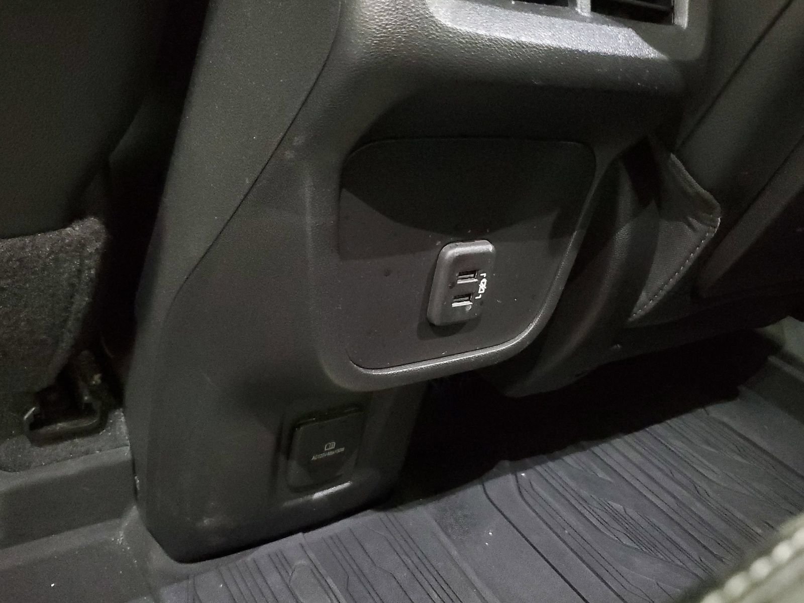 Used 2022 White GMC SLT image 11