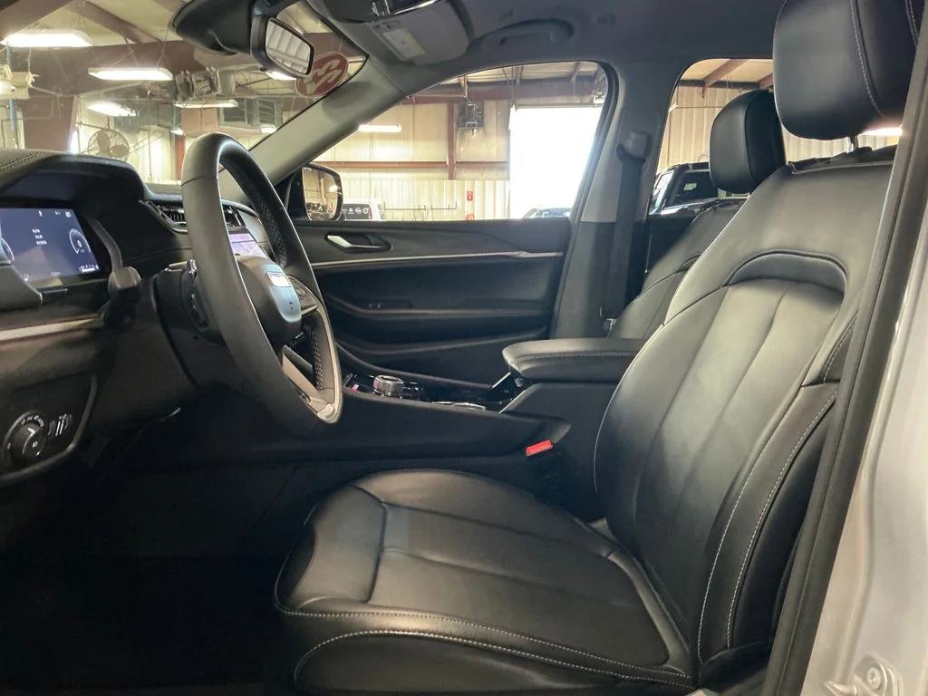 Certified Used 2023 Silver Jeep Limited image 14